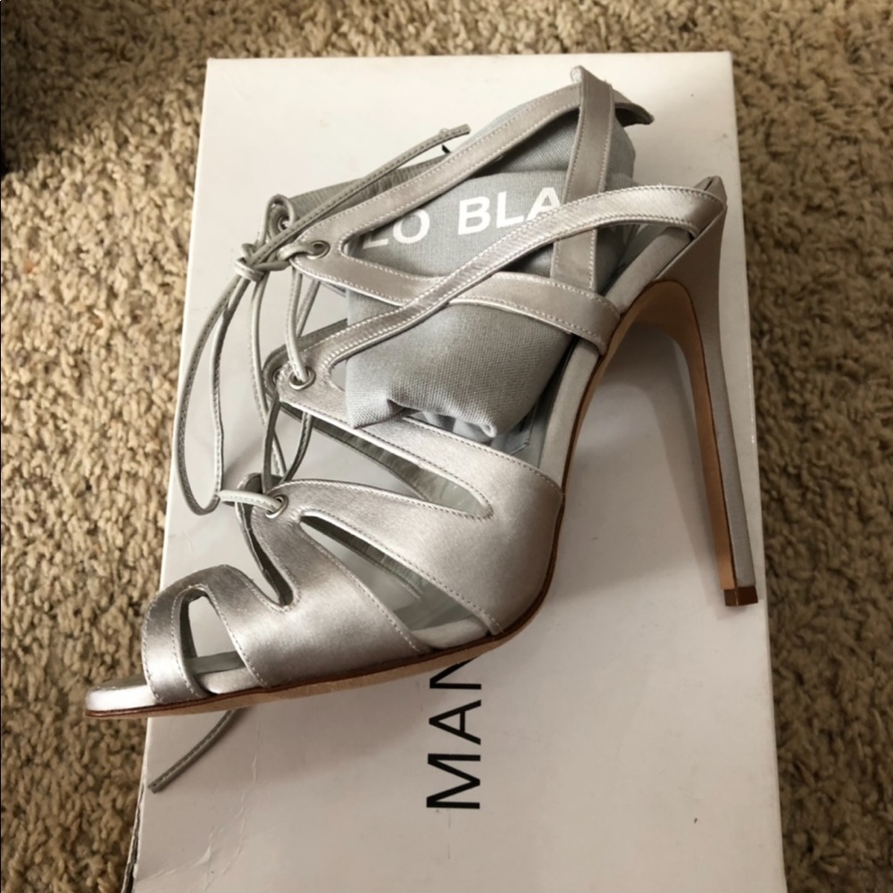 Manolo Blahnik Super cute satin sexy lace heel